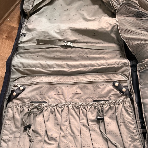Late 90s AIR CANADA SUIT CARRY ON - Picture 7 of 13
